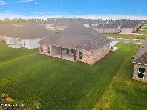 212 Azure Dr, Canton, MS 39046 photo 9