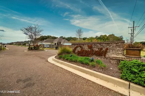 212 Azure Dr, Canton, MS 39046 photo 2