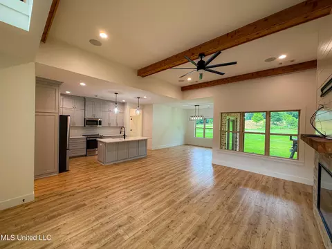 5350 Poplar Corner Rd, Walls, MS 38680
