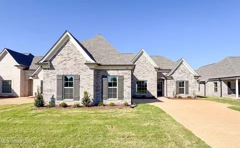 1716 Ryker Rd, Southaven, MS 38672