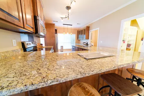 Kitchen - 148 Bridgewater Dr, Madison, MS 39110 photo 2 of 2