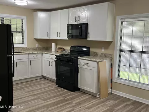 7701 Harold Ave, Moss Point, MS 39563 photo 9