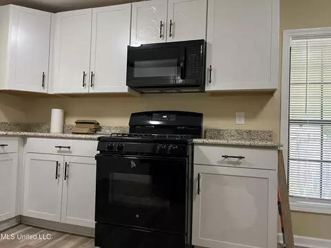 7701 Harold Ave, Moss Point, MS 39563 photo 10