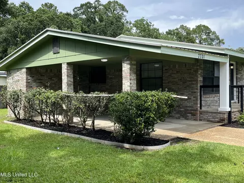 7701 Harold Ave, Moss Point, MS 39563 photo 4