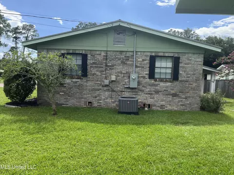 7701 Harold Ave, Moss Point, MS 39563 photo 6