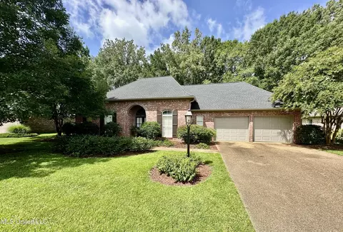 107 Thornwood Dr, Clinton, MS 39056
