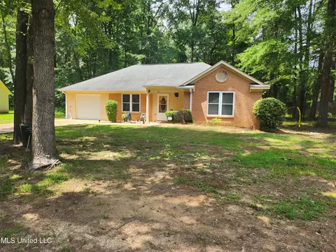108 Della St, Batesville, MS 38606