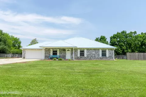 17 Beaver Creek Rd, Picayune, MS 39466