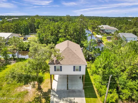 11024 Missouri St, Bay Saint Louis, MS 39520
