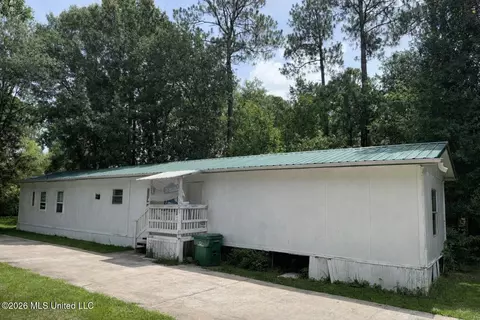 6106 E Forrest St, Bay Saint Louis, MS 39520