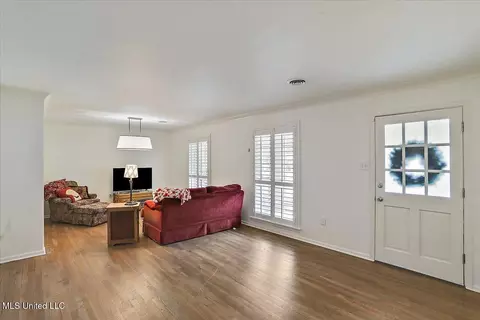 Living - 4630 W Cheryl Dr, Jackson, MS 39211 photo 3 of 3