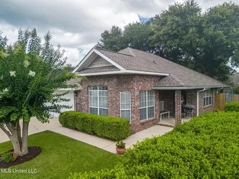 15124 Cedar Springs Dr, Biloxi, MS 39532