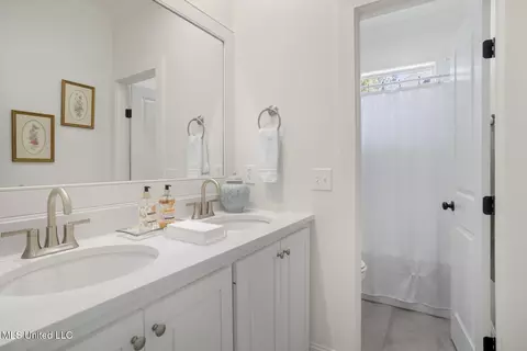 Bath - 115 Hampton Ln, Madison, MS 39110 photo 5 of 5