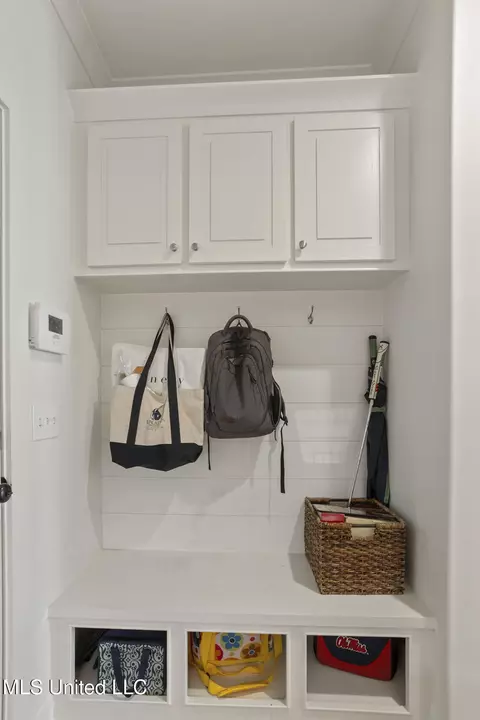 Entry Way - 115 Hampton Ln, Madison, MS 39110 photo 2 of 2