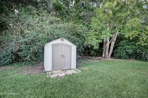 Exterior - 426 Fairfield Dr, Madison, MS 39110 photo 3 of 5