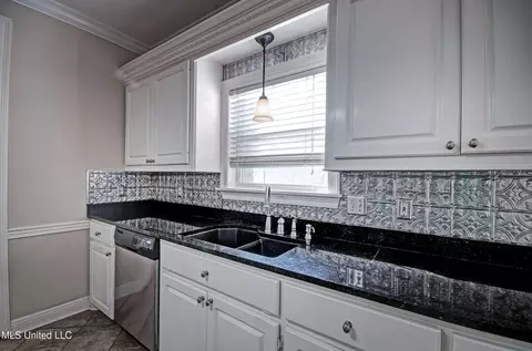 Kitchen - 426 Fairfield Dr, Madison, MS 39110 photo 4 of 4
