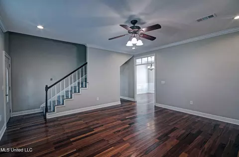 Living - 426 Fairfield Dr, Madison, MS 39110 photo 2 of 4