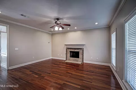 Living - 426 Fairfield Dr, Madison, MS 39110 photo 1 of 4