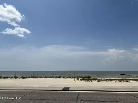 606 S Beach Blvd, Waveland, MS 39576