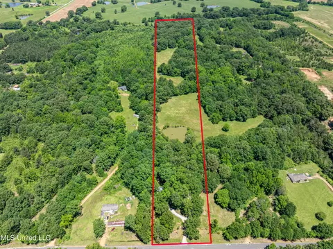 6869 Compress Rd # F, Como, MS 38619