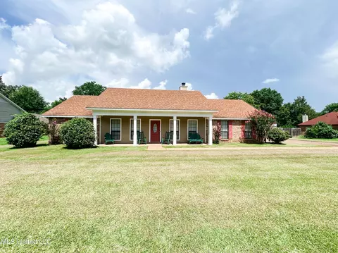 378 Siwell Meadows Dr, Byram, MS 39272