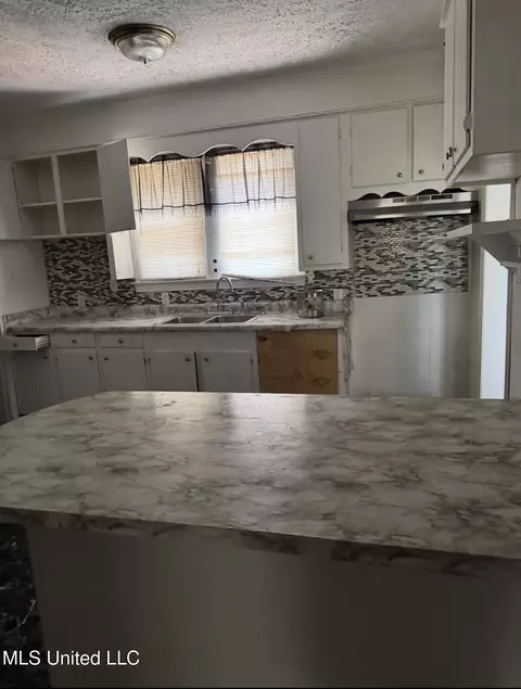 Kitchen - 156 Denver St, Jackson, MS 39209 photo 1 of 1