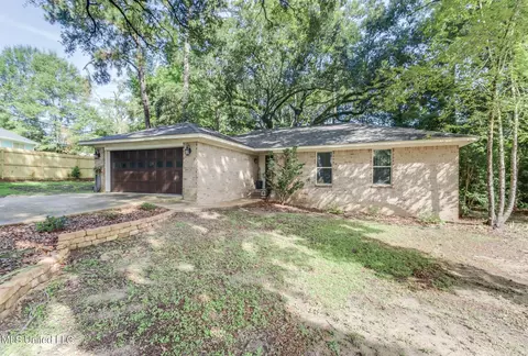 8707 Pine Ridge Ct, Diamondhead, MS 39525