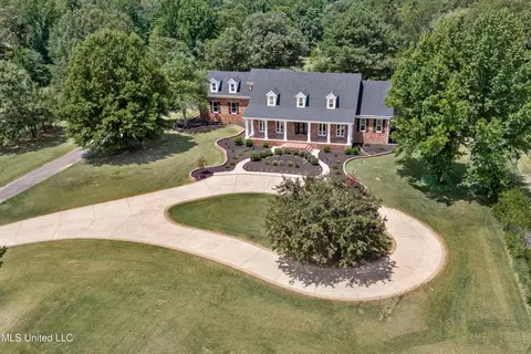 1594 Victoria Rd, Byhalia, MS 38611