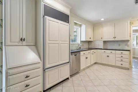 5325 Red Fox Rd, Jackson, MS 39211 photo 12