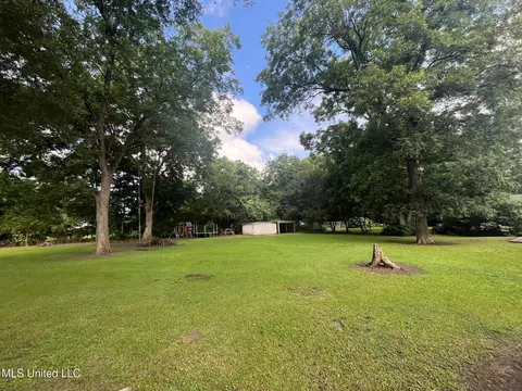 409 Coleman St, Como, MS 38619 photo 13