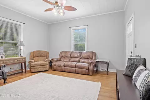 409 Coleman St, Como, MS 38619 photo 4