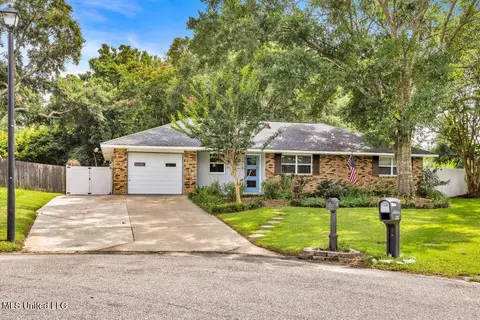 1219 Spring Dr, Long Beach, MS 39560
