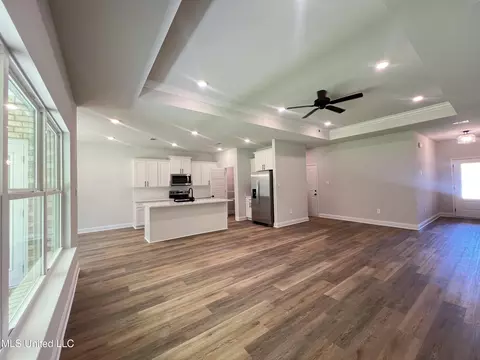 Living - 13445 Crane Dr, Vancleave, MS 39565 photo 4 of 5