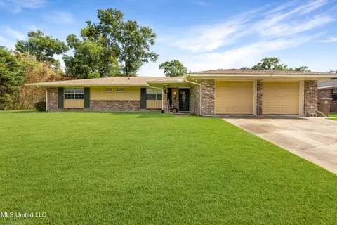 4 Briarwood Cir, Long Beach, MS 39560