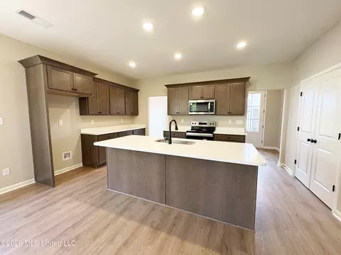 Kitchen - 3491 Hatton Dr, Nesbit, MS 38651 photo 1 of 1