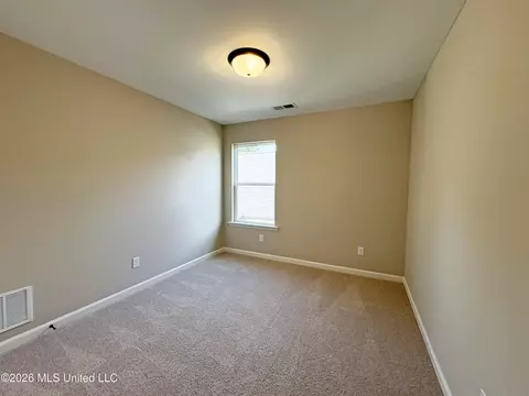 Bedroom - 3491 Hatton Dr, Nesbit, MS 38651 photo 2 of 3