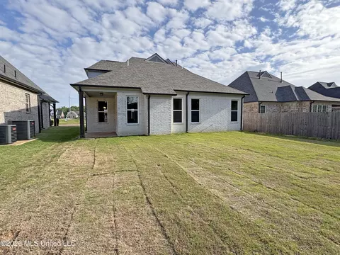 Exterior - 3491 Hatton Dr, Nesbit, MS 38651 photo 3 of 3