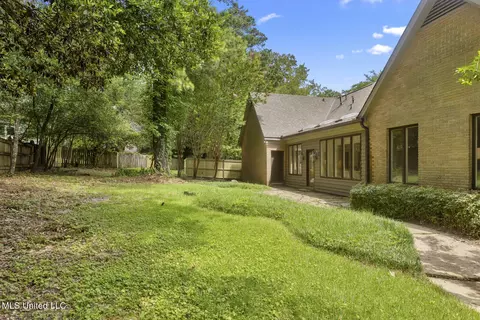 Exterior - 13 Highland Meadows Dr, Jackson, MS 39211 photo 4 of 5