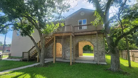 2708 Canty St, Pascagoula, MS 39567