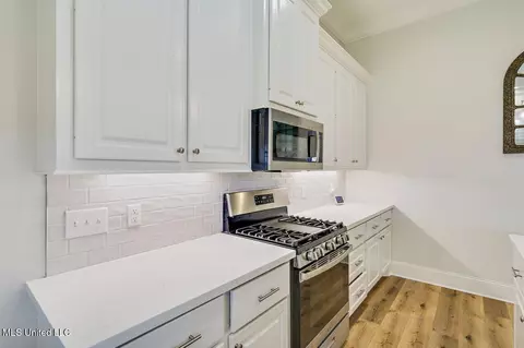 Kitchen - 953 Glenwild Cir, Canton, MS 39046 photo 4 of 4