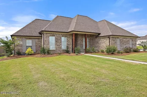Exterior - 953 Glenwild Cir, Canton, MS 39046 photo 2 of 10
