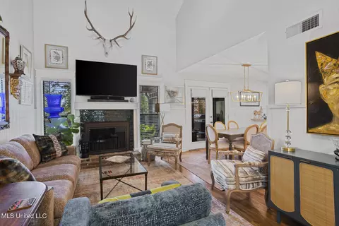 Living - 821 Planters Point Dr, Canton, MS 39046 photo 1 of 6