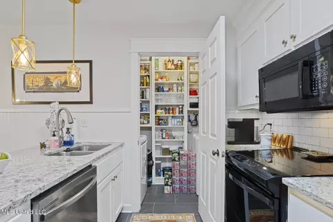Kitchen - 821 Planters Point Dr, Canton, MS 39046 photo 3 of 4