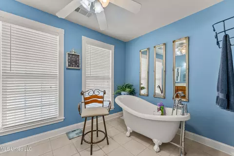 Bath - 7623 Grass Pond Rd, Hernando, MS 38632 photo 2 of 5
