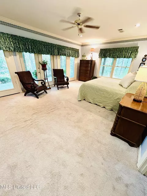 Bedroom - 11 Aberdeen Rd, Natchez, MS 39120 photo 2 of 5
