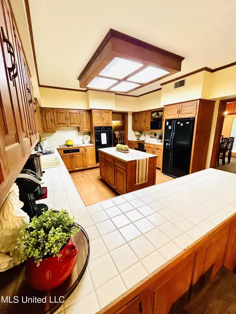 Kitchen - 11 Aberdeen Rd, Natchez, MS 39120 photo 1 of 3