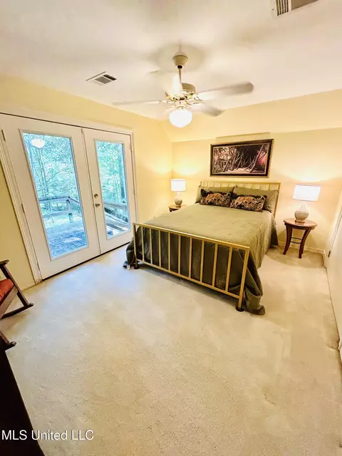 Bedroom - 11 Aberdeen Rd, Natchez, MS 39120 photo 5 of 5