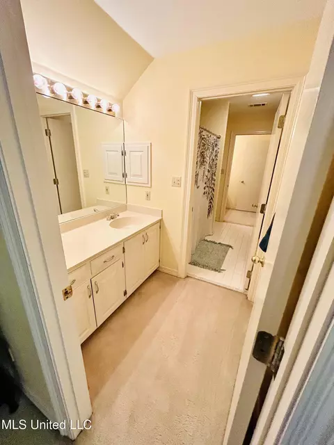 Bath - 11 Aberdeen Rd, Natchez, MS 39120 photo 5 of 6