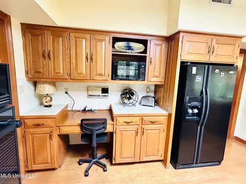 Kitchen - 11 Aberdeen Rd, Natchez, MS 39120 photo 3 of 3