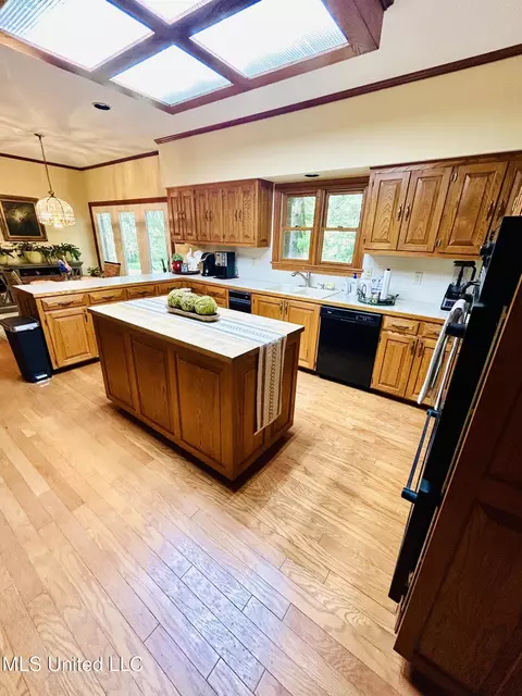 Kitchen - 11 Aberdeen Rd, Natchez, MS 39120 photo 2 of 3